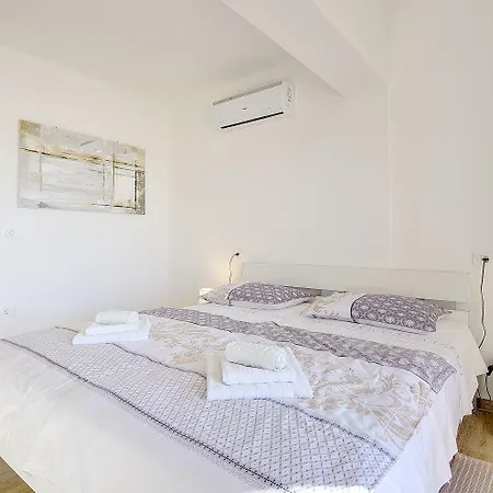 Mit Privatem Pool, Spielplatz, Wlan, Klima, Bbq بيت للعطل