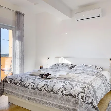 بيت للعطل Mit Privatem Pool, Spielplatz, Wlan, Klima, Bbq بولا