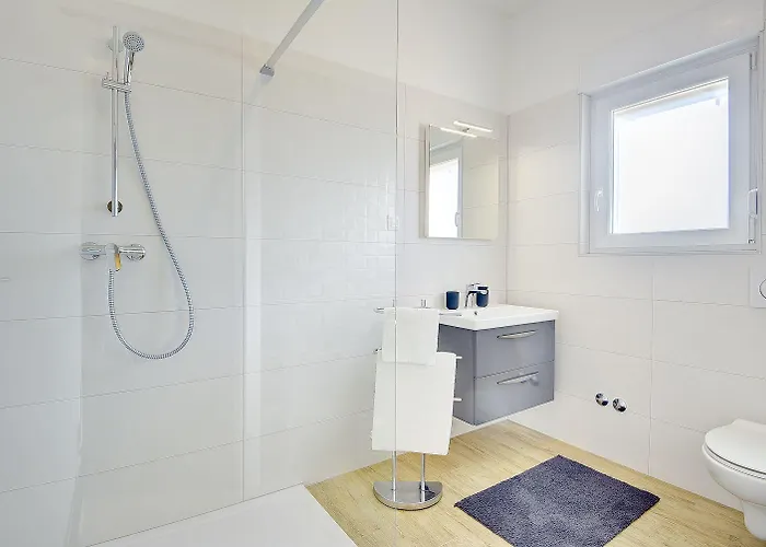 Mit Privatem Pool, Spielplatz, Wlan, Klima, Bbq 펜션 풀라