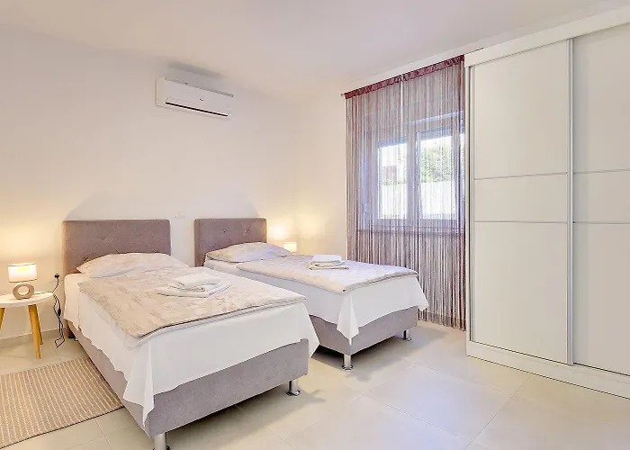 펜션 Mit Privatem Pool, Spielplatz, Wlan, Klima, Bbq