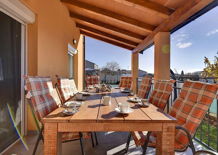 펜션 Mit Privatem Pool, Spielplatz, Wlan, Klima, Bbq *