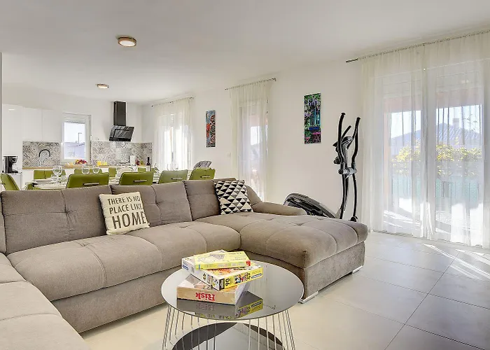 펜션 Mit Privatem Pool, Spielplatz, Wlan, Klima, Bbq